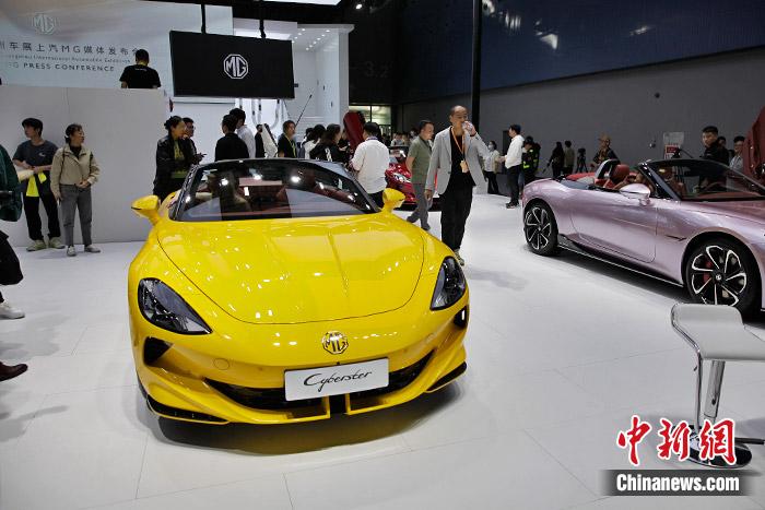中國品牌新能源跑車。中新財(cái)經(jīng)記者 葛成 攝